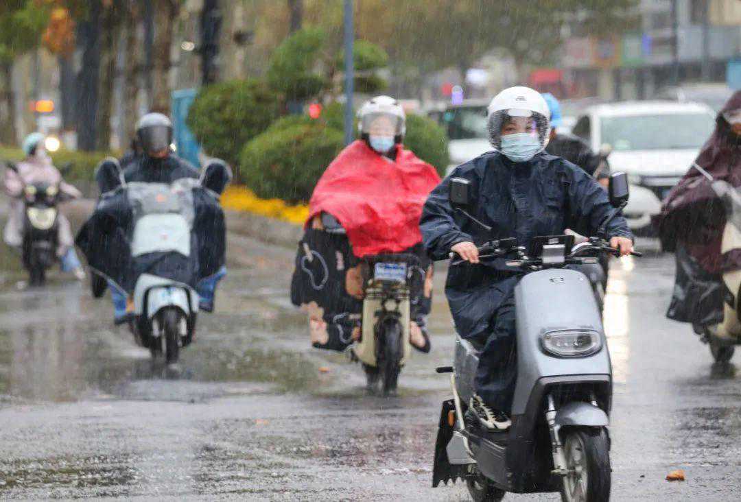 明后9~10号天气，南方大范围强降水不断，大雨范围分布如下