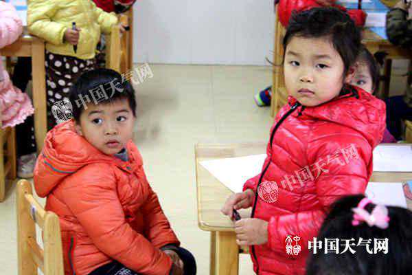 北流气温直降 一夜由“夏”入“冬”