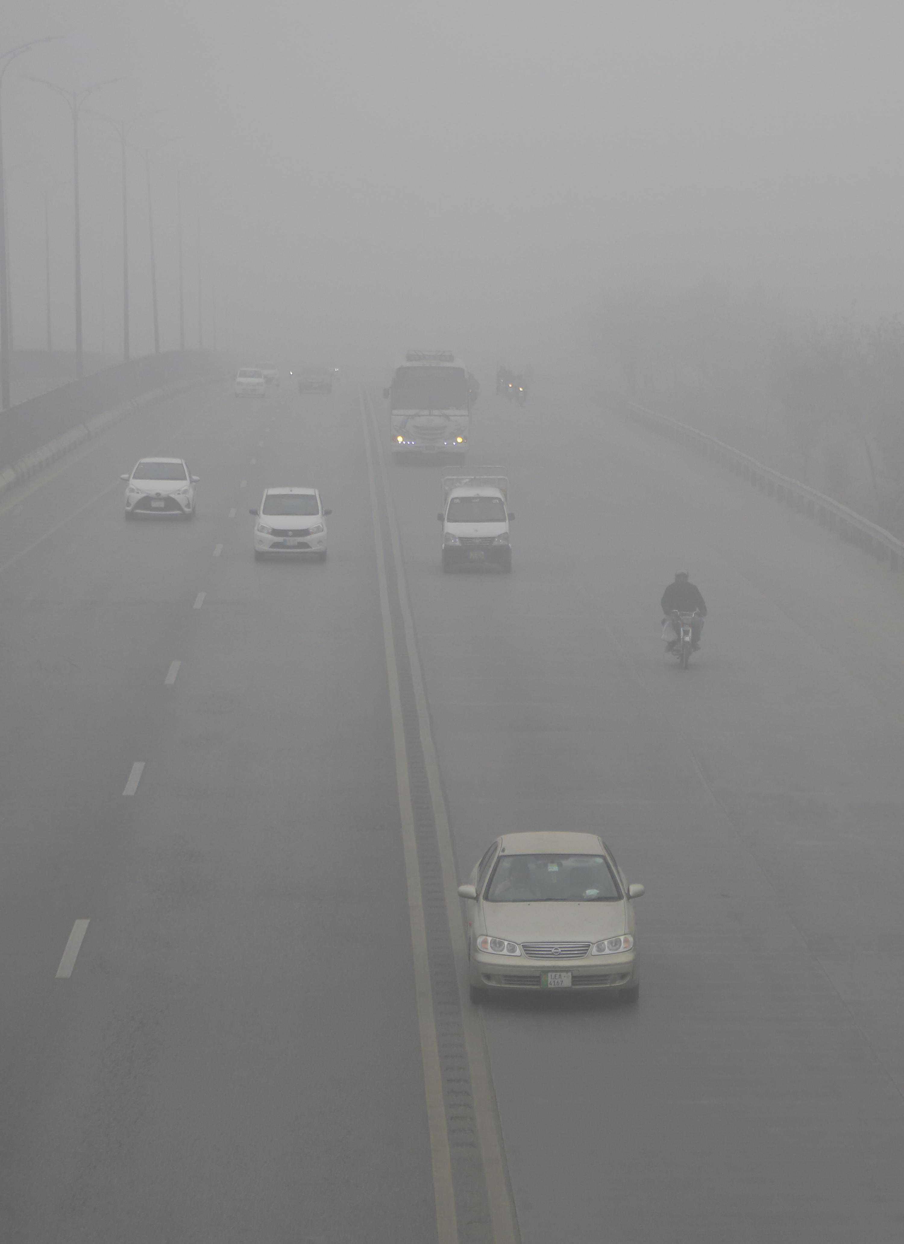 浓雾中的伊斯兰堡