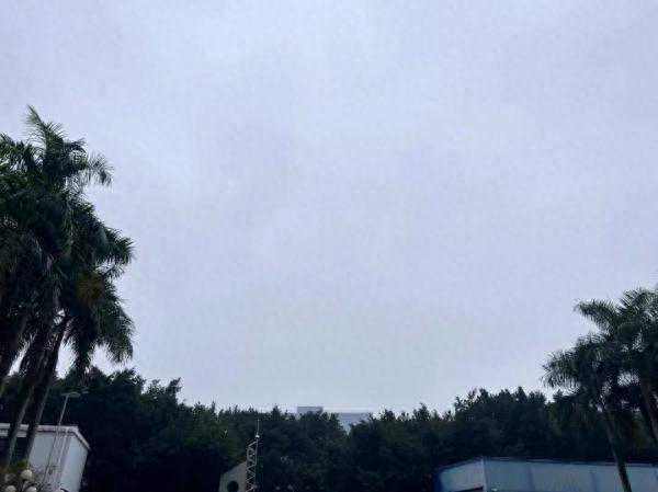 广西进入阴雨频繁时期，南宁的天气是→