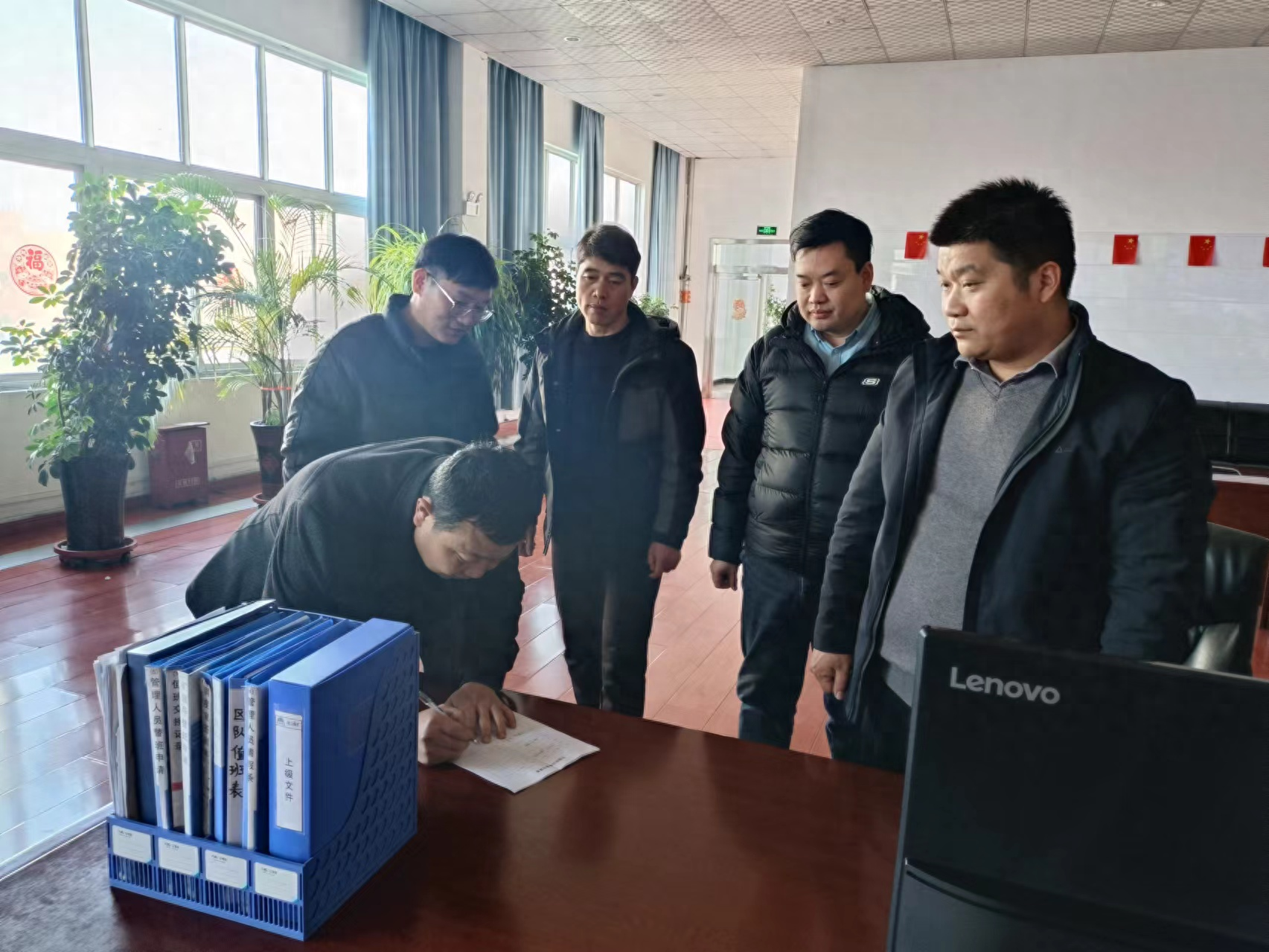 河南能源永煤洛阳嵩山煤矿：预防式监察，让"清明"前后都"清明"