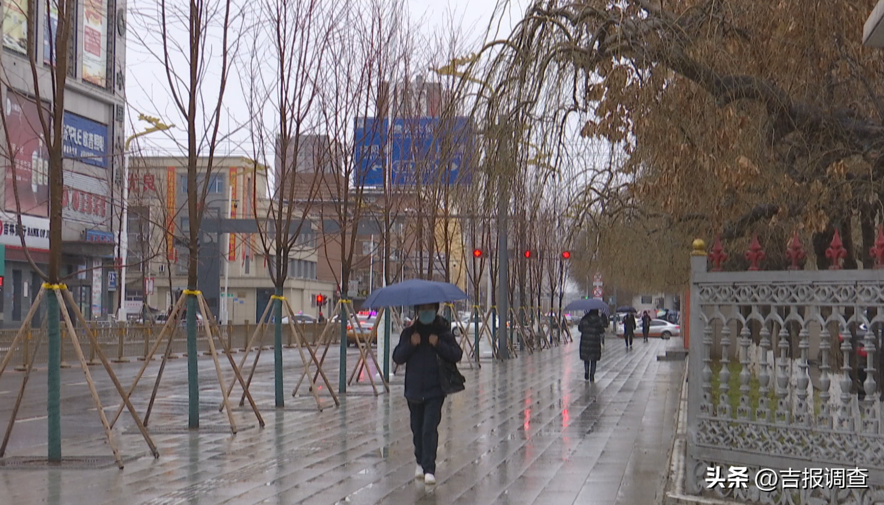 东丰县迎来明显降雨天气！冬季下雨并不常见，这次还是电闪雷鸣