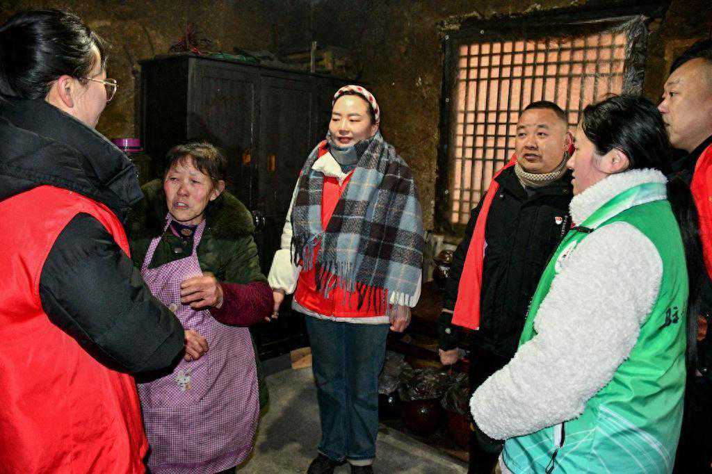 湖南安化：应对新一轮低温雨雪，“三长”敲门服务群众零距离