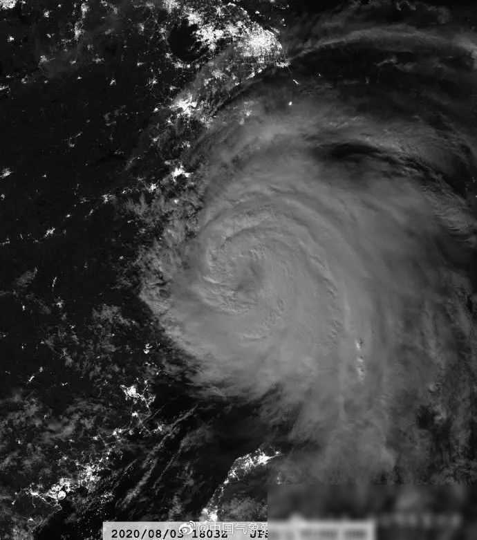 超过台风：特大暴风雨袭击南昌等地，局部最大风力达到十七级