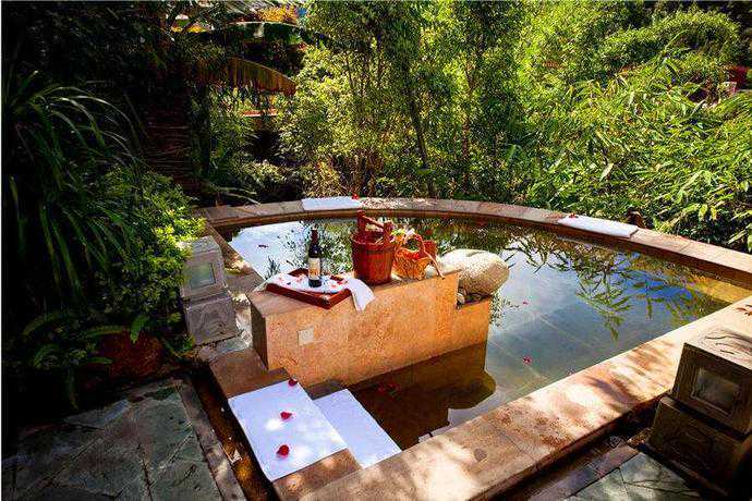 阴雨绵绵你是不是快要发霉了：与其抱怨天气 不如去腾冲泡温泉