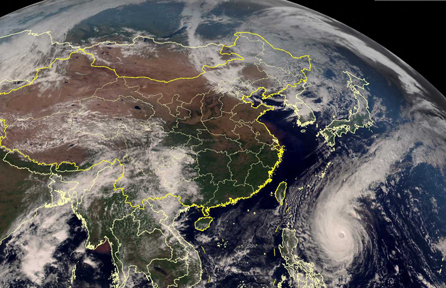 高清卫星云图看地球：巨大气旋盘踞东北，超强台风玉兔肆虐海上