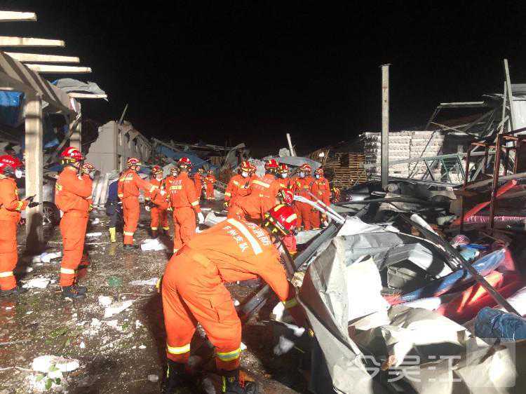 盛泽镇部分地区遭遇龙卷风袭击 各级各部门全力开展救援