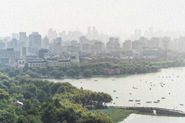 杭州未来一周天气预报：天气多变，市民需关注最新天气信息