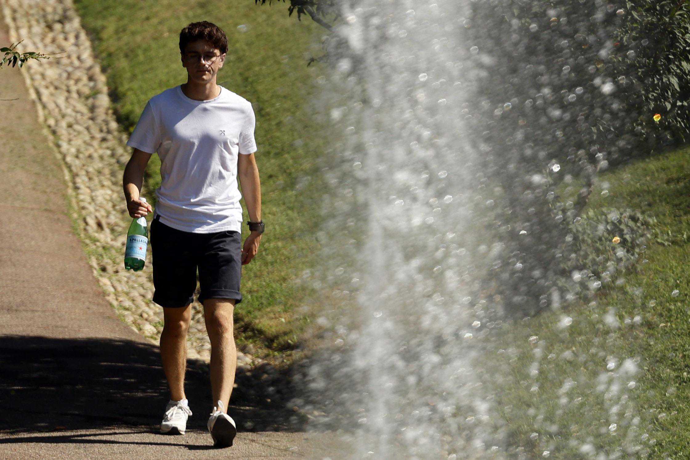 （外代二线）法国遭遇高温天气