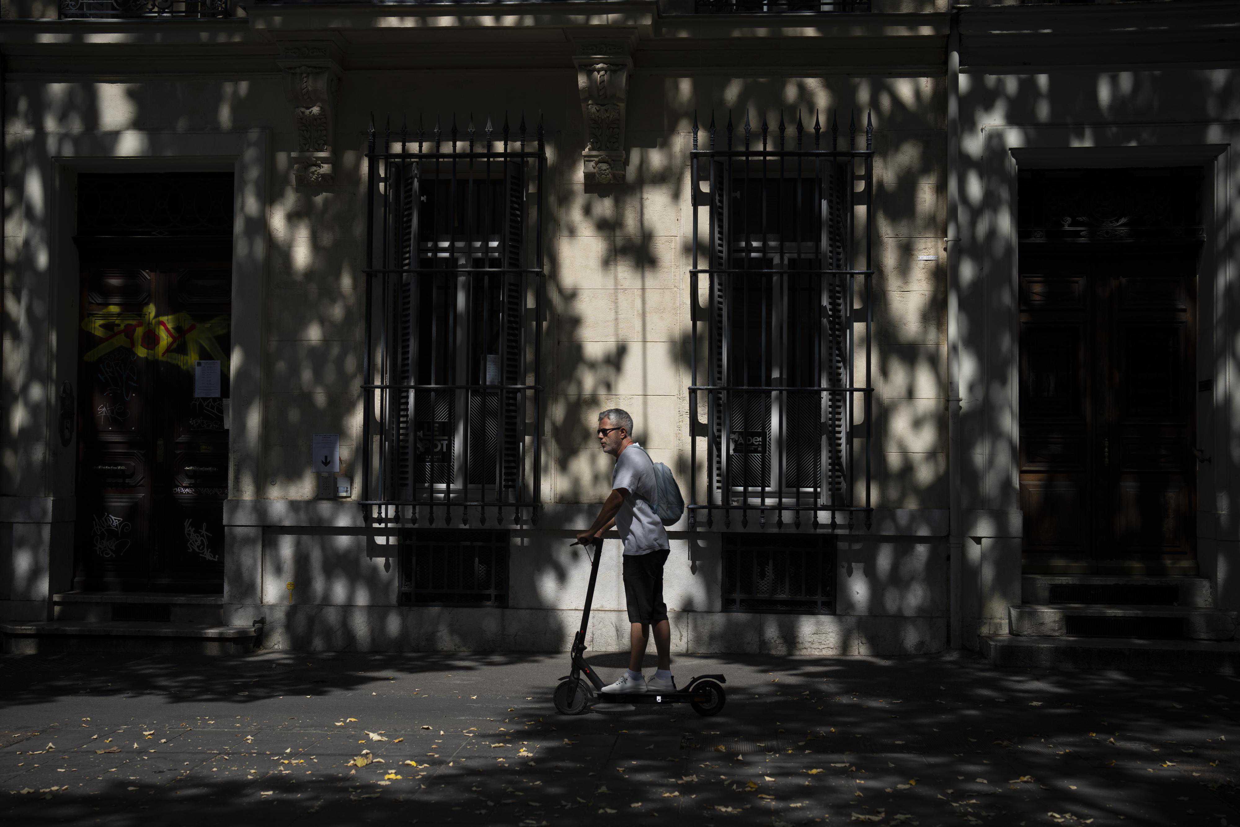 （外代一线）法国遭遇高温天气