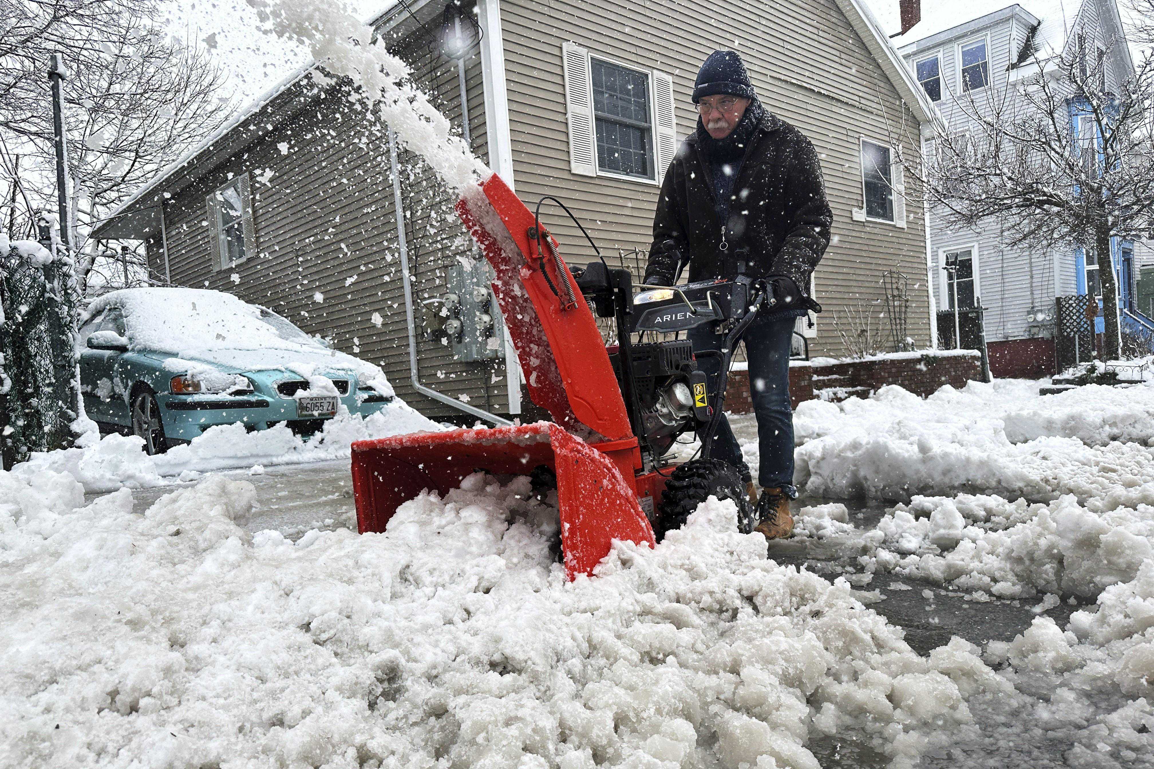 （外代一线）美国部分地区遭遇降雪天气