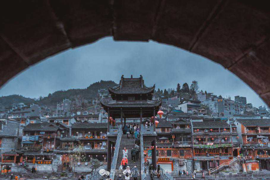 凤凰遭遇强对流天气 并遭受冰雹袭击