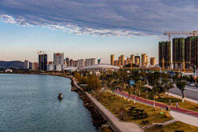 【赣州最新天气预报】江西赣州2023年12月04号星期一