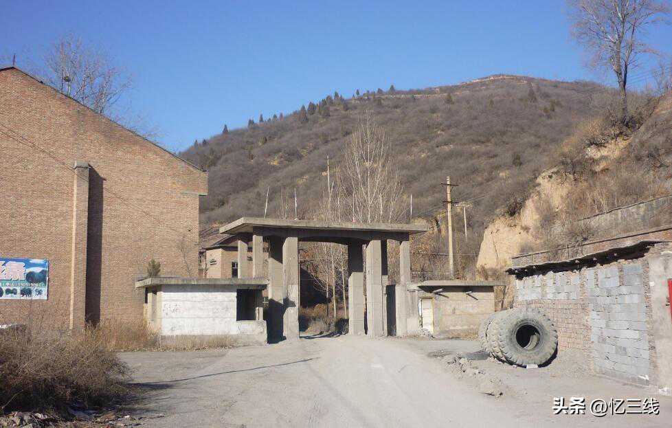 陕西铜川，废弃的762厂，蜿蜒起伏在山沟中长达数公里