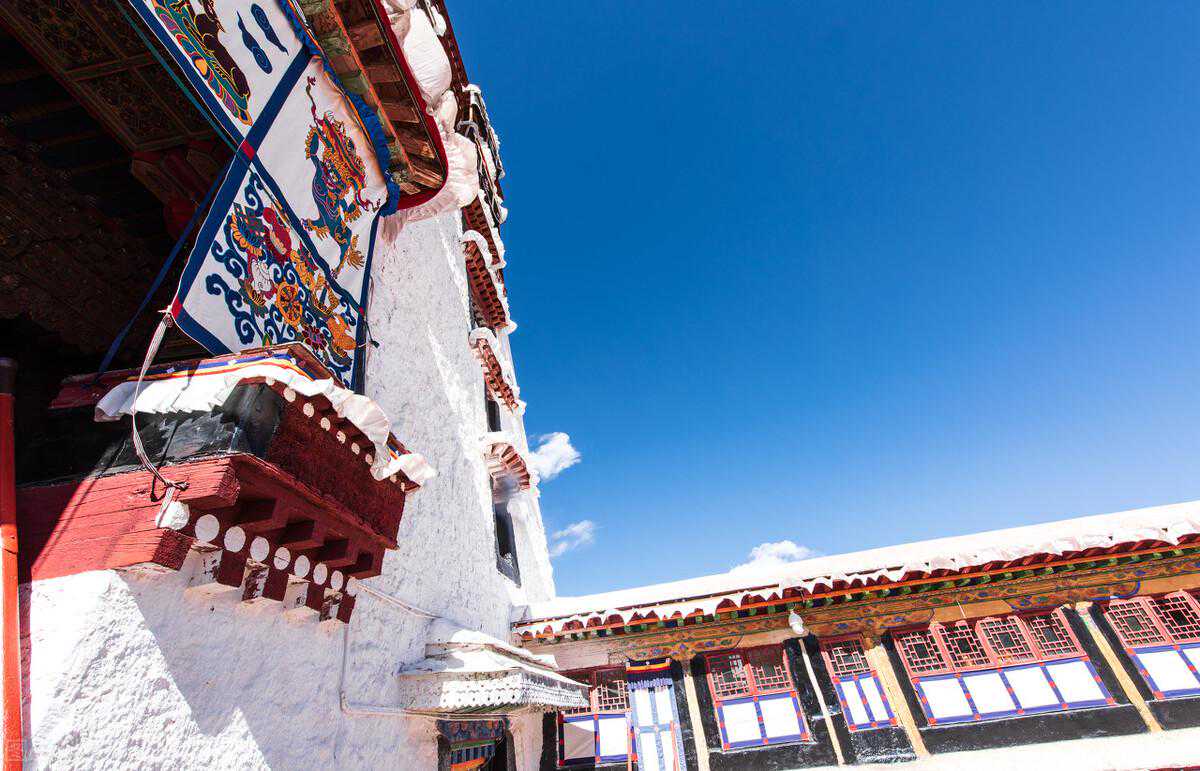 西藏到底有多冷？去西藏旅游穿什么衣服合适？