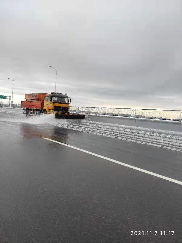 河北大雪｜西柏坡高速霍寨收费站7座以下客车正常通行，其余站口关闭