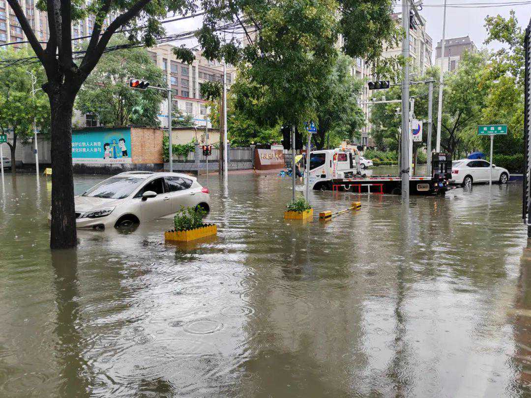 特稿 | 直面“极端”“罕见”! 暴雨来袭，他们用行动印证初心
