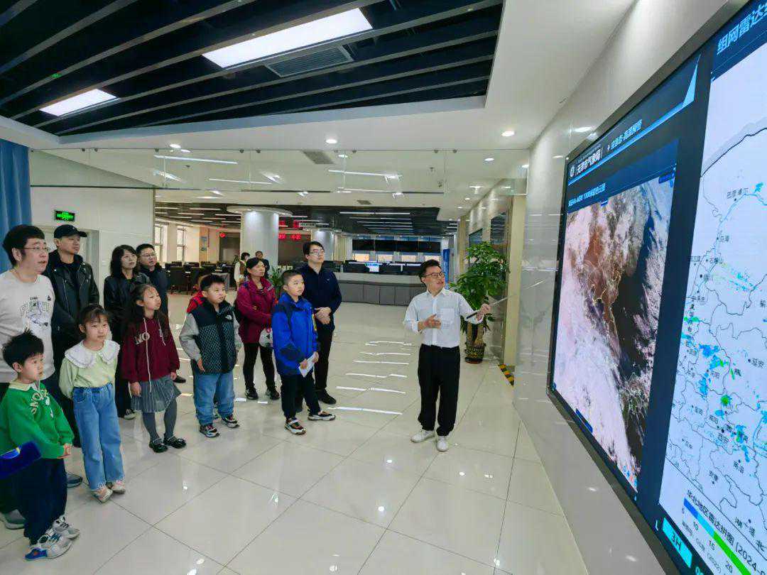 世界气象日② | 市气象局举办“探索+”气象开放日沉浸式职业体验活动