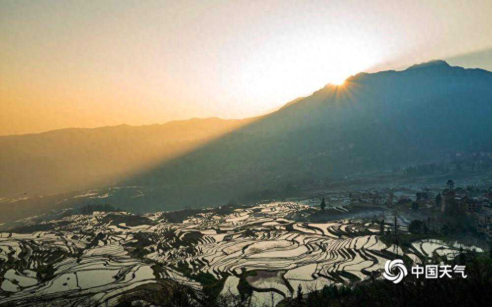 2023风光图片大赏：仰望天空 总有一些美好不期而遇