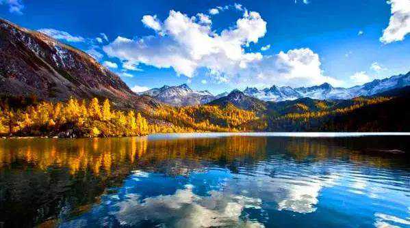 稻城亚丁最佳旅游时间：每年仅15天，去错季节如踏入“烂泥坑”？