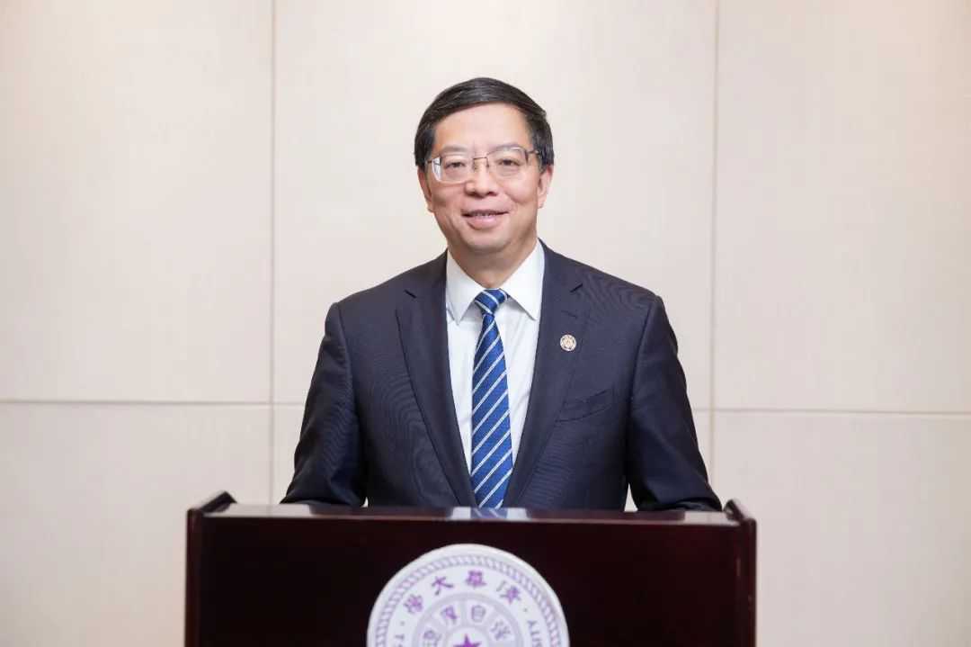 世界慕课联盟满一岁啦！