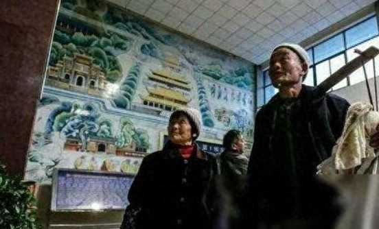 爸妈进城看孩子被老婆嫌弃，岳母站出来替我爸妈说话，我很感激她