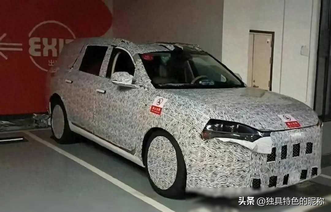 华为问界M8伪装车正式曝光，定位中大型SUV，预计25万起售