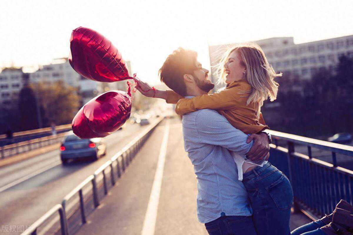 《乌龙镇》（三）高铁老总上床一一震惊世界之特大新闻