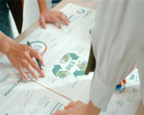 秋天天气太干燥，赶快吃个香甜可口的梨解解暑吧