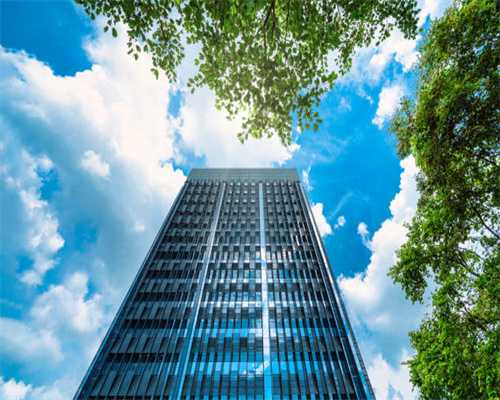 风雪天气致新疆铁路公路民航通行受阻