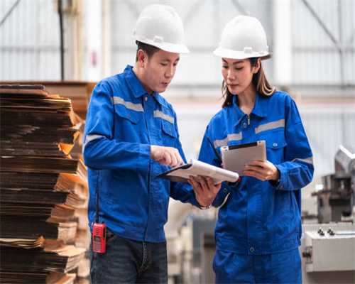 俄乌战争迎来极端恶劣天气，俄乌两军全部缩在战壕里