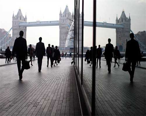 3月27日晚7点重庆的雨忽然下大了，好冷！可是天气预报...