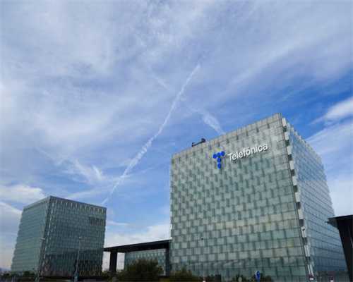 受雨雪冰冻天气影响，上海、成都等方向列车不同程度晚点